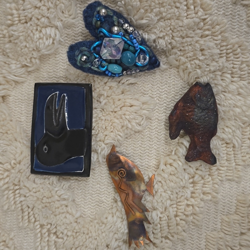 Handcrafted Pins Brooches Bundle of 4 Vintage Souvenir
